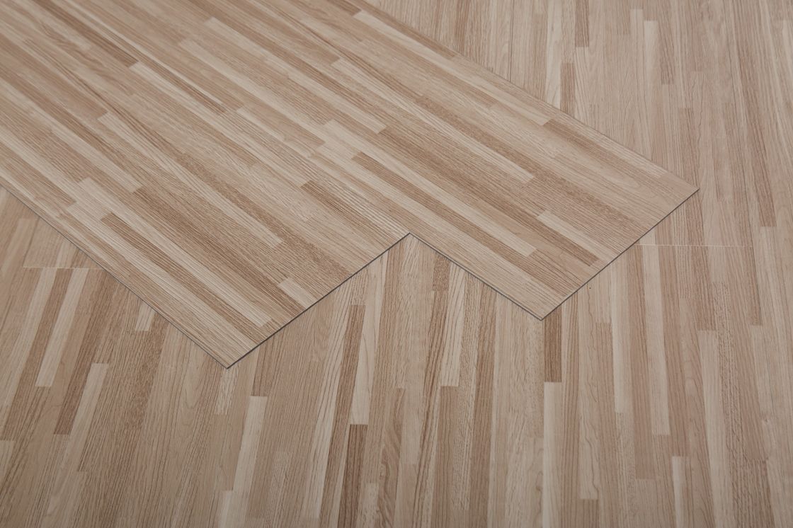 Planchas de PVC 4.0mm 5.0mm Autoadhesivo Planchas de piso de vinilo 3.0mm revestimiento UV
