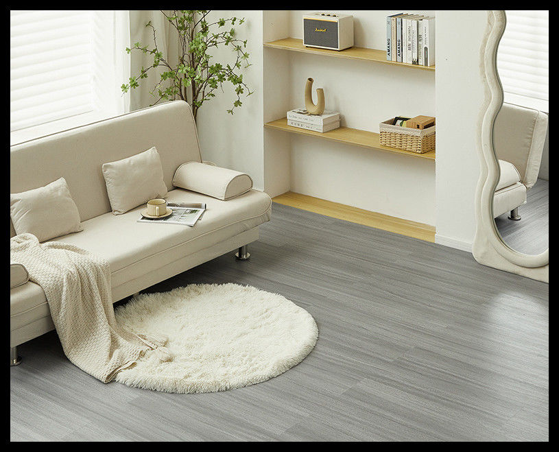 Obtenga la solución de piso perfecta con piso de azulejos de vinilo de lujo en brillo de superficie brillante y ancho de 7,25 pulgadas / 183 mm