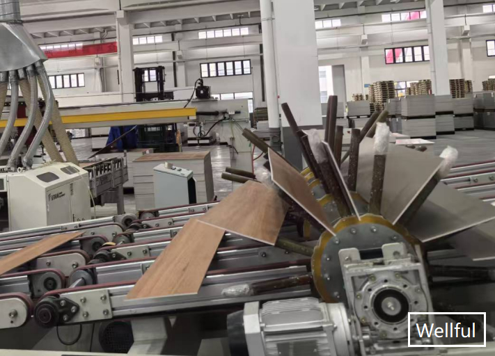 183mmX1220mm SPC Plancha de suelo 4.0mm--5.0mm con tratamiento de superficie de revestimiento UV