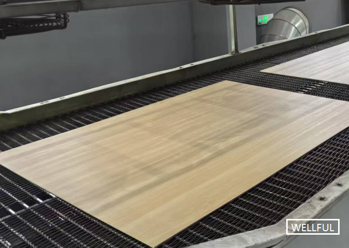 Suelo de tablones SPC con aspecto de madera con tratamiento de enfriamiento por agua y capa de desgaste/capa de impresión/capa base